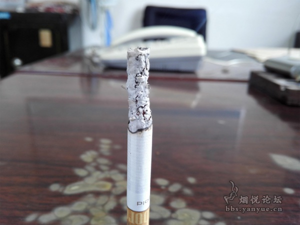 欧洲万宝路评测——完税匈牙利本土产硬白金