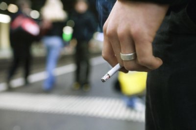 瑞士火车站重设吸烟区