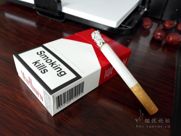 孟买南亚硬红万宝路评测：烟气浓烈 味道粗糙生硬