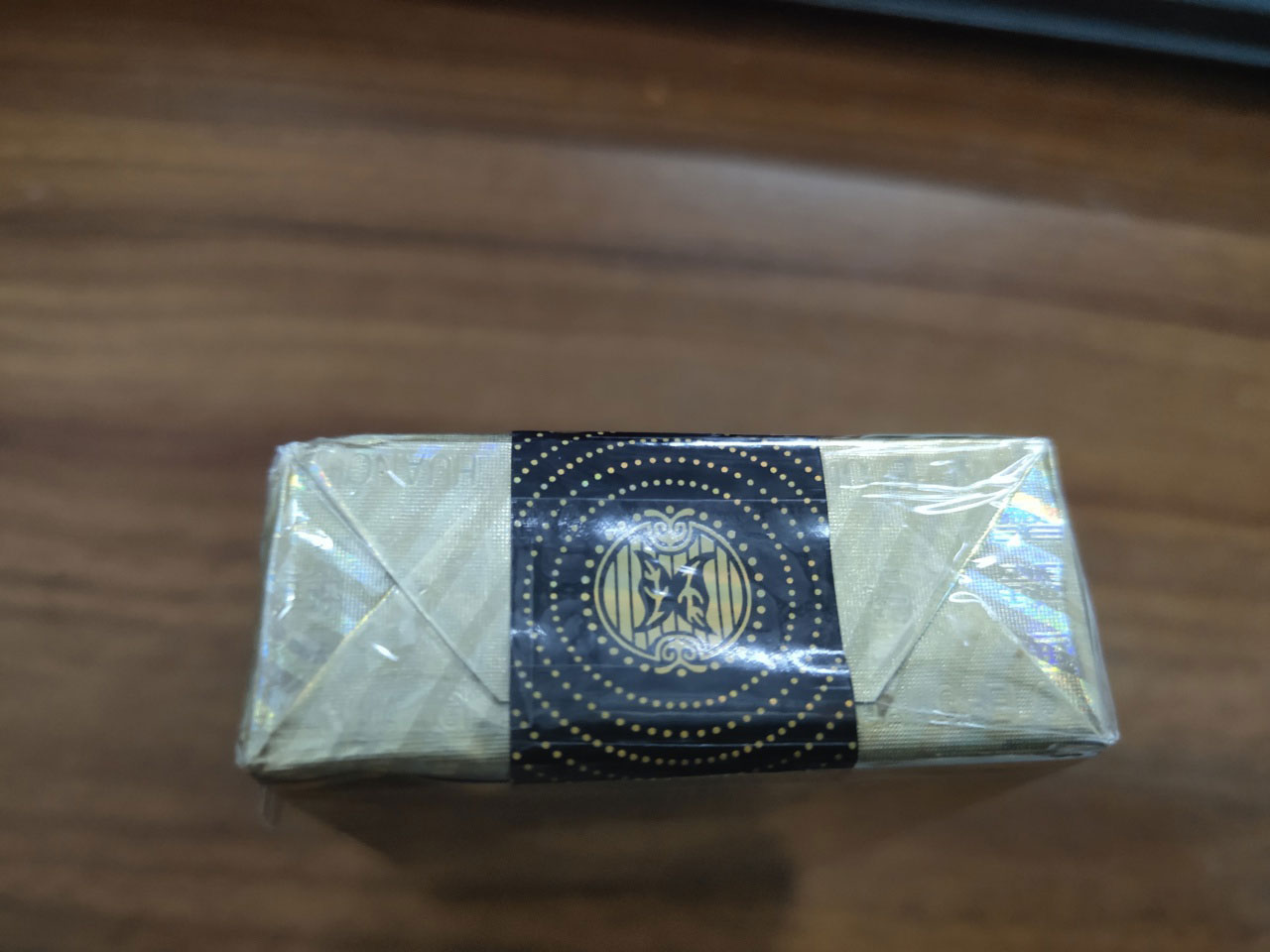 非卖品黄鹤楼软珍品8mg粗支烟（图）